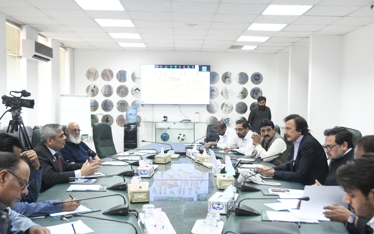 High-Level Meeting Chaired by SAPM Haroon Akhtar Discusses Electric Vehicle Technology and Motorcycle Retrofitting