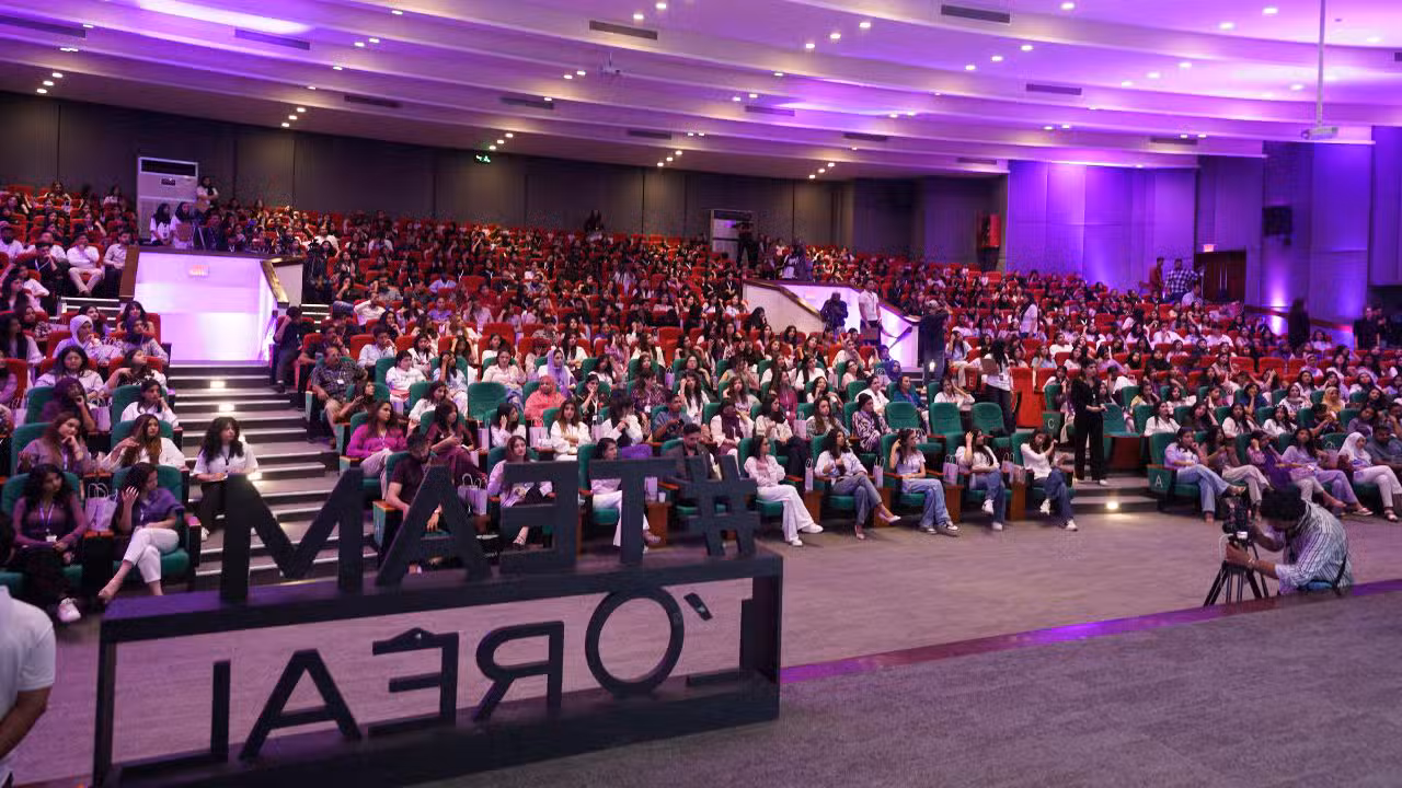 L’Oréal Pakistan Sets Global Milestone with World’s Largest Haircare Lesson; Breaks Record and Launches Innovation for Local Needs