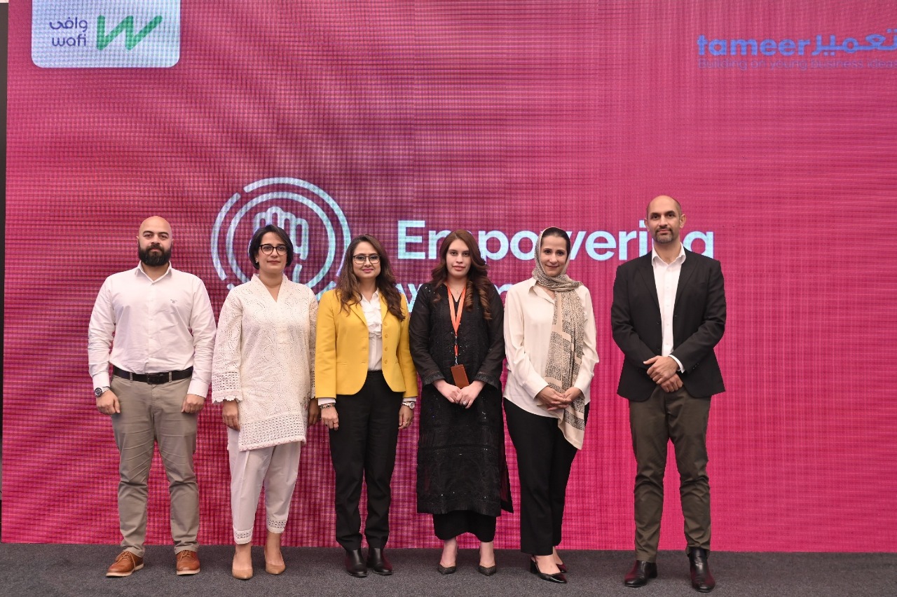 GlamBee: Pakistan's First AI Beauty Marketplace Empowering Women Through Technology