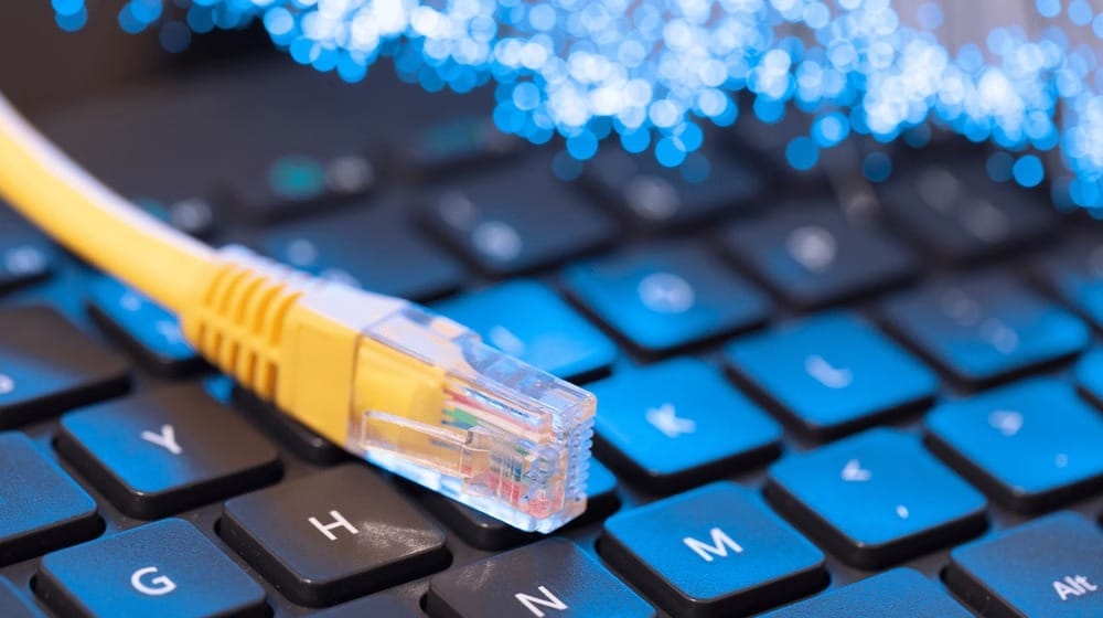 Pakistan Sets 100 Mbps Broadband Goal for All Users Under New National Fiberization Policy
