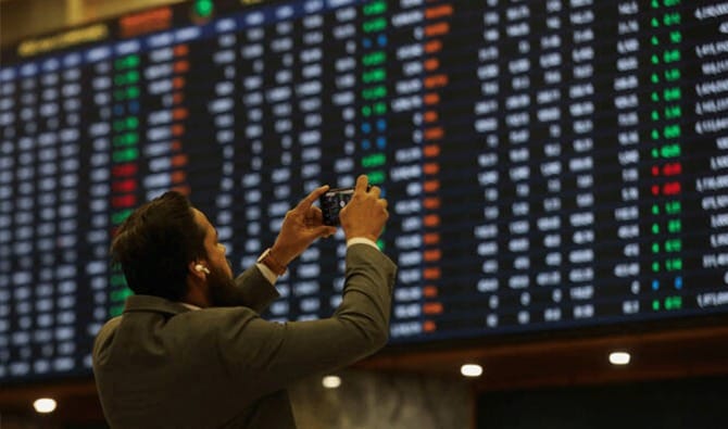 Pakistan Stock Exchange Stages Strong Recovery, Gaining 848 Points Amid Regional Market Strength
