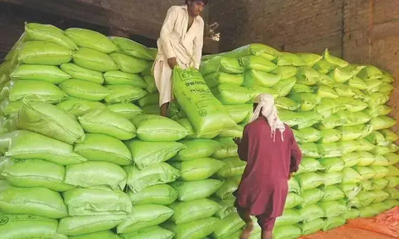KP Districts Impose 30-Day Fertilizer Ban Over Security Threats